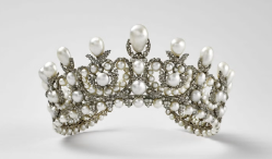 The Crowns and the Crooks